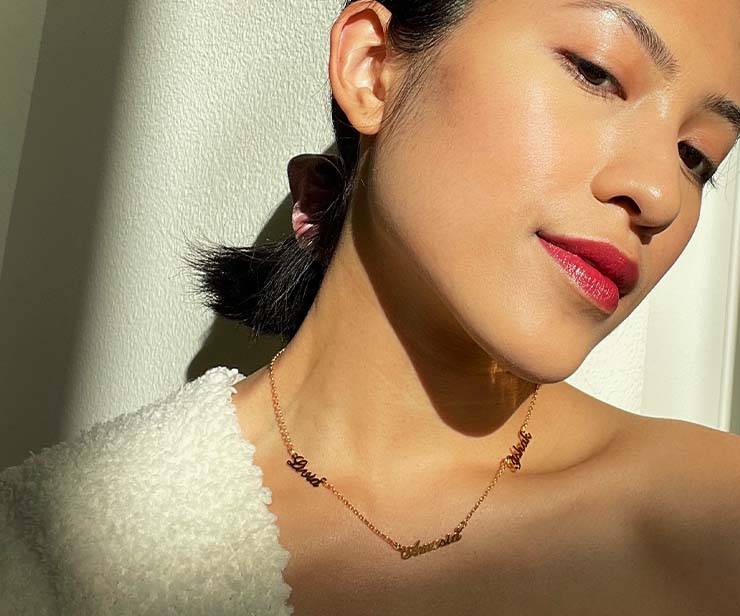 Multiple Name Necklace in Gold Plating
