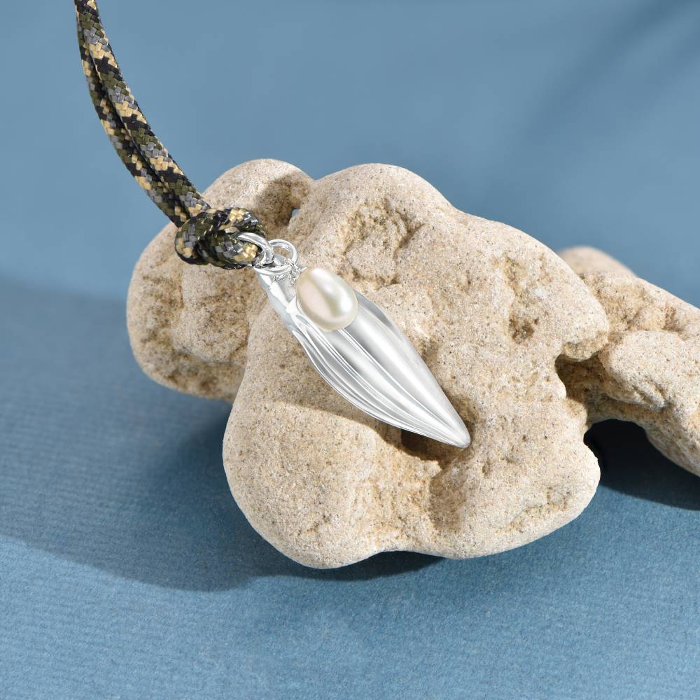 By The Shore Shell Cord Necklace in Silver-4 product photo