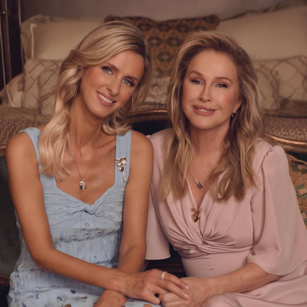 The Sweetheart Brooch in Silver with 0.05CT Diamond-5 product photo